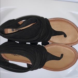 Super cute sandals!!
